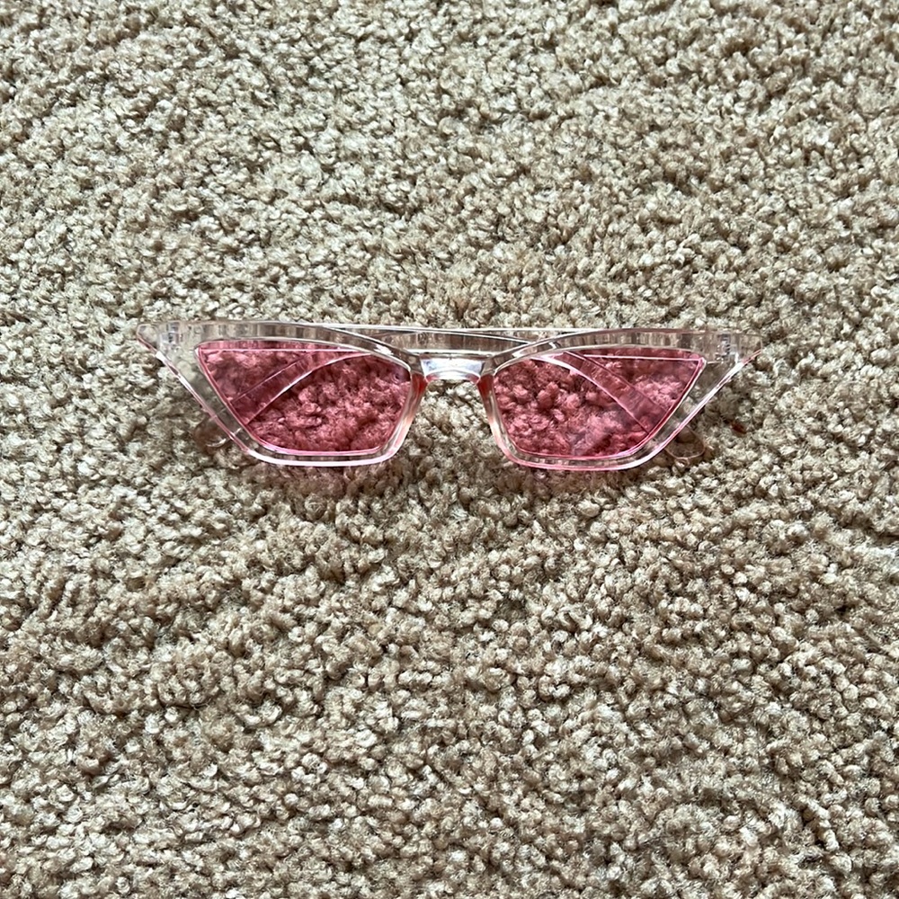 Pink vintage sun glasses